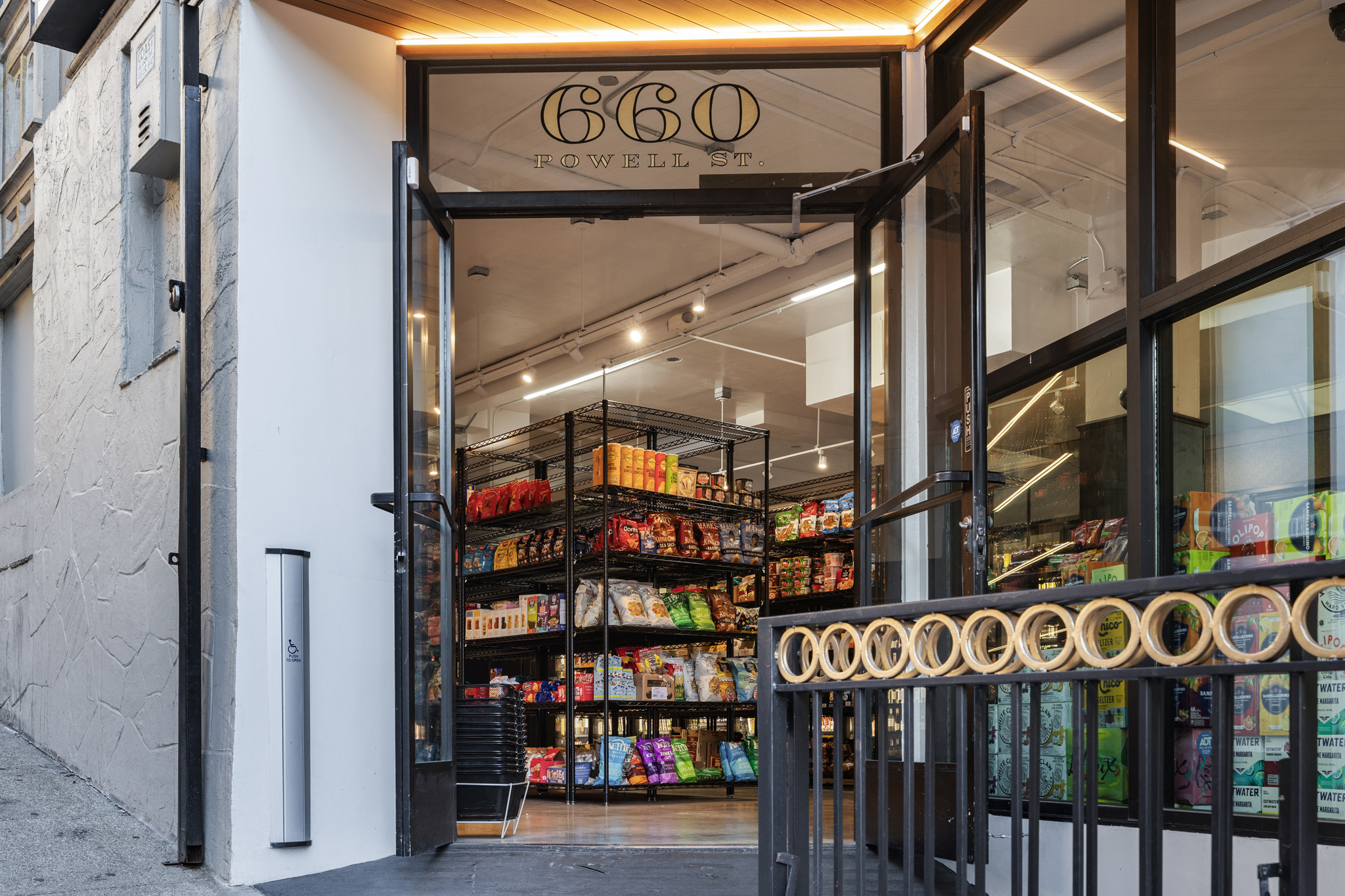 795 Pine Building Photo 4