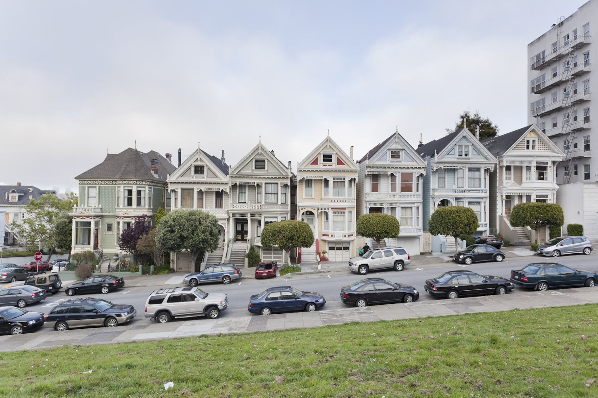 Alamo Square Neighborhood Photo 1