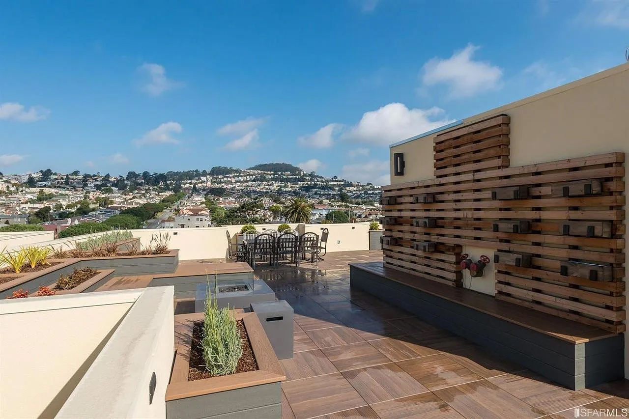 1490 Ocean Building Photo 1