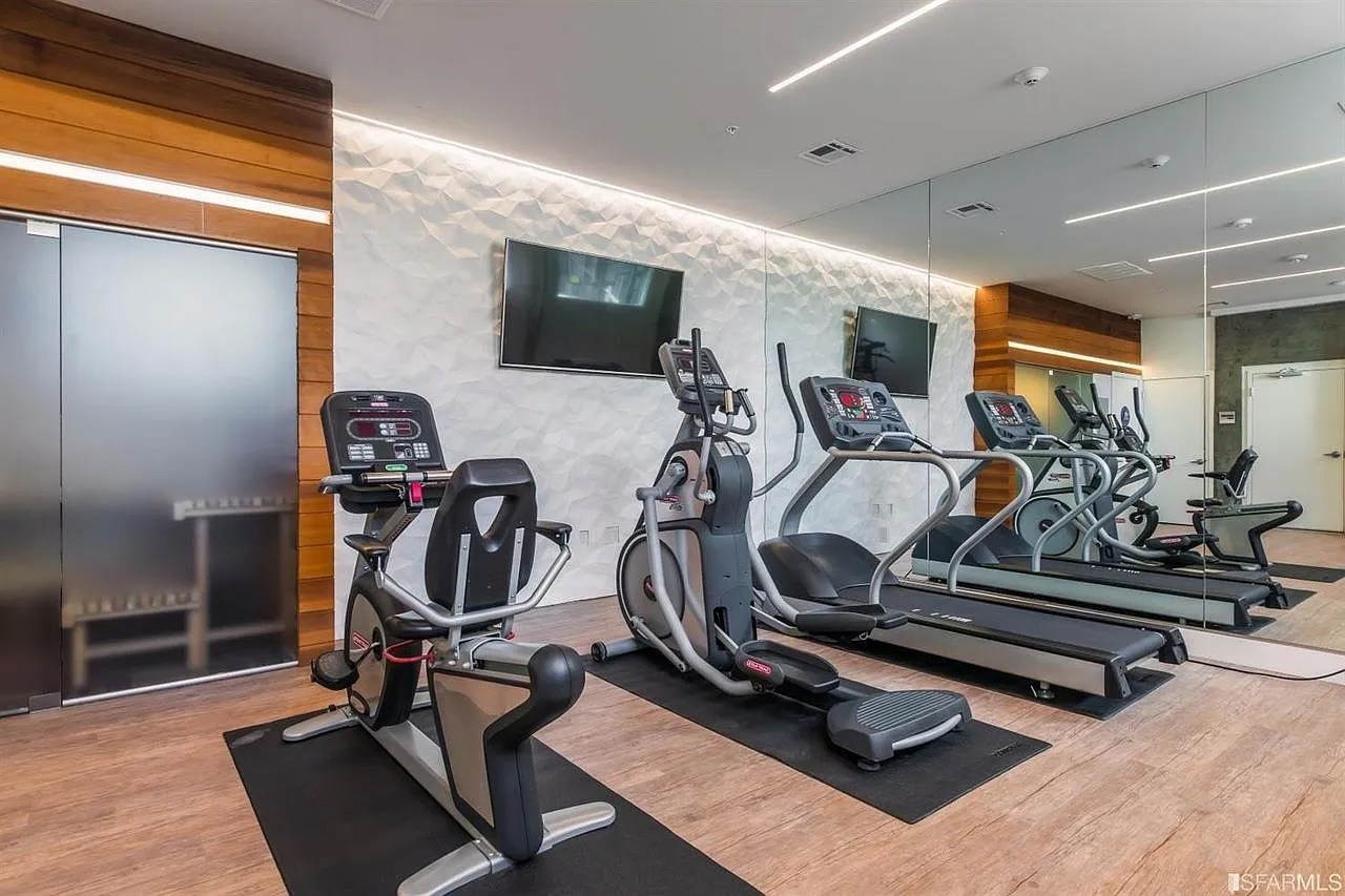 1490 Ocean Building Photo 3