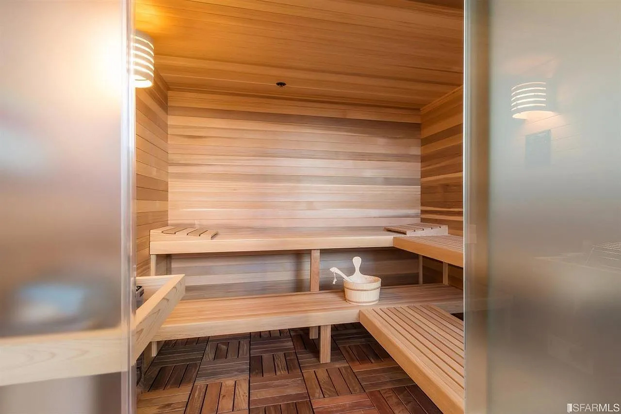 1490 Ocean Building Photo 4