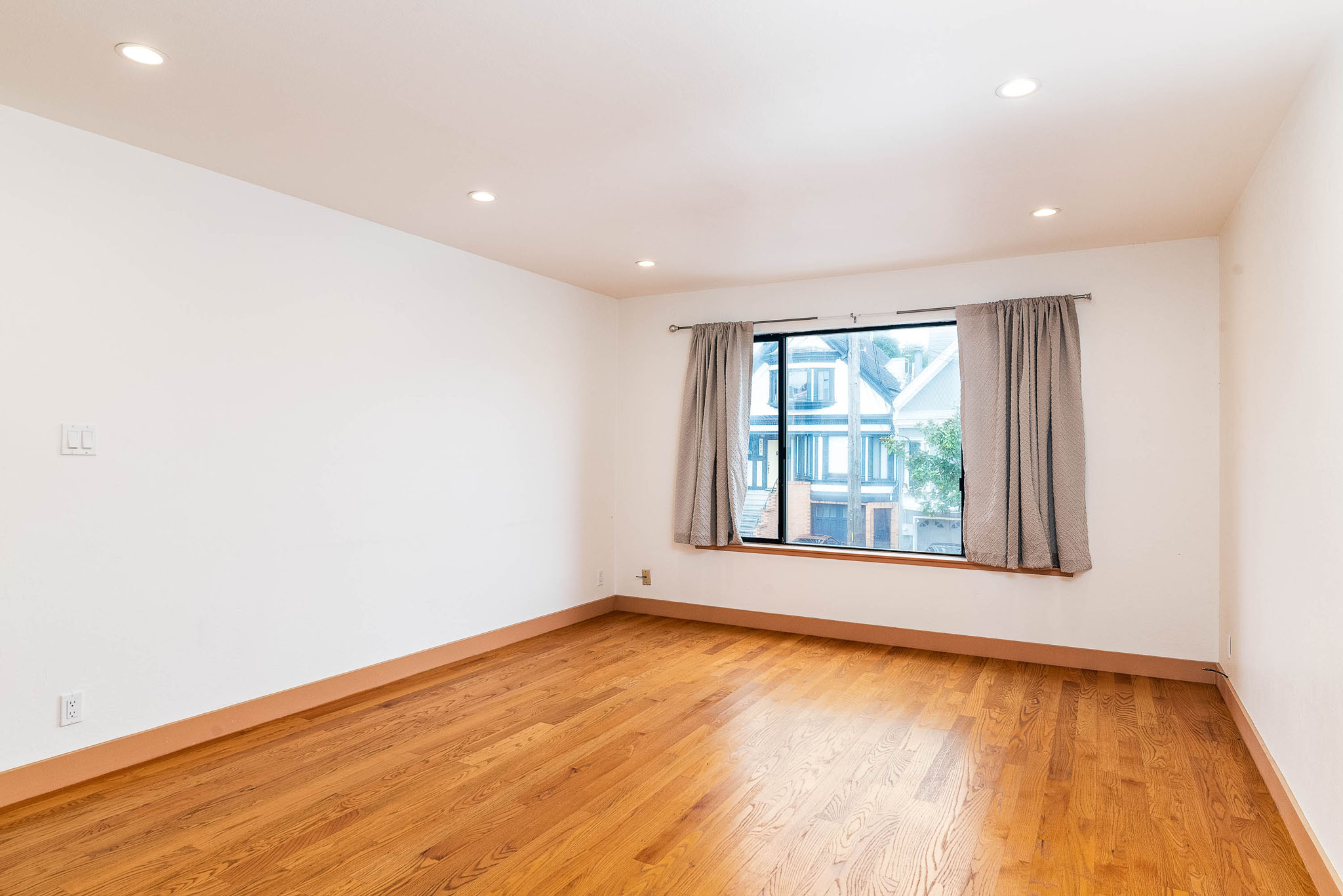 520 8th Avenue Building Photo 2